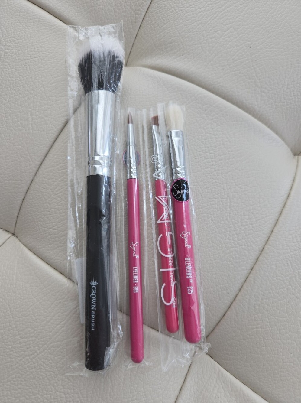 New Makeup Brushes - Sigma Travel Eye Brushes & Crown Face Brush - 4 Pieces
